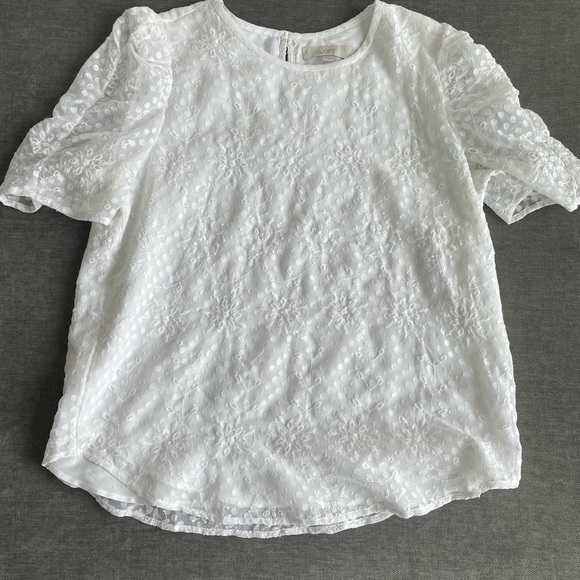 NWOT Super cute Loft blouse with puff sleeves! - Picture 6 of 10
